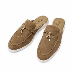 로로피아나 썸머 참스 워크 뮬 [정상가 170만원대]
