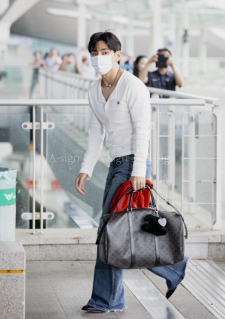 ★뷔착용★ 셀린느 트래블백 43 [정상가 300만원대]